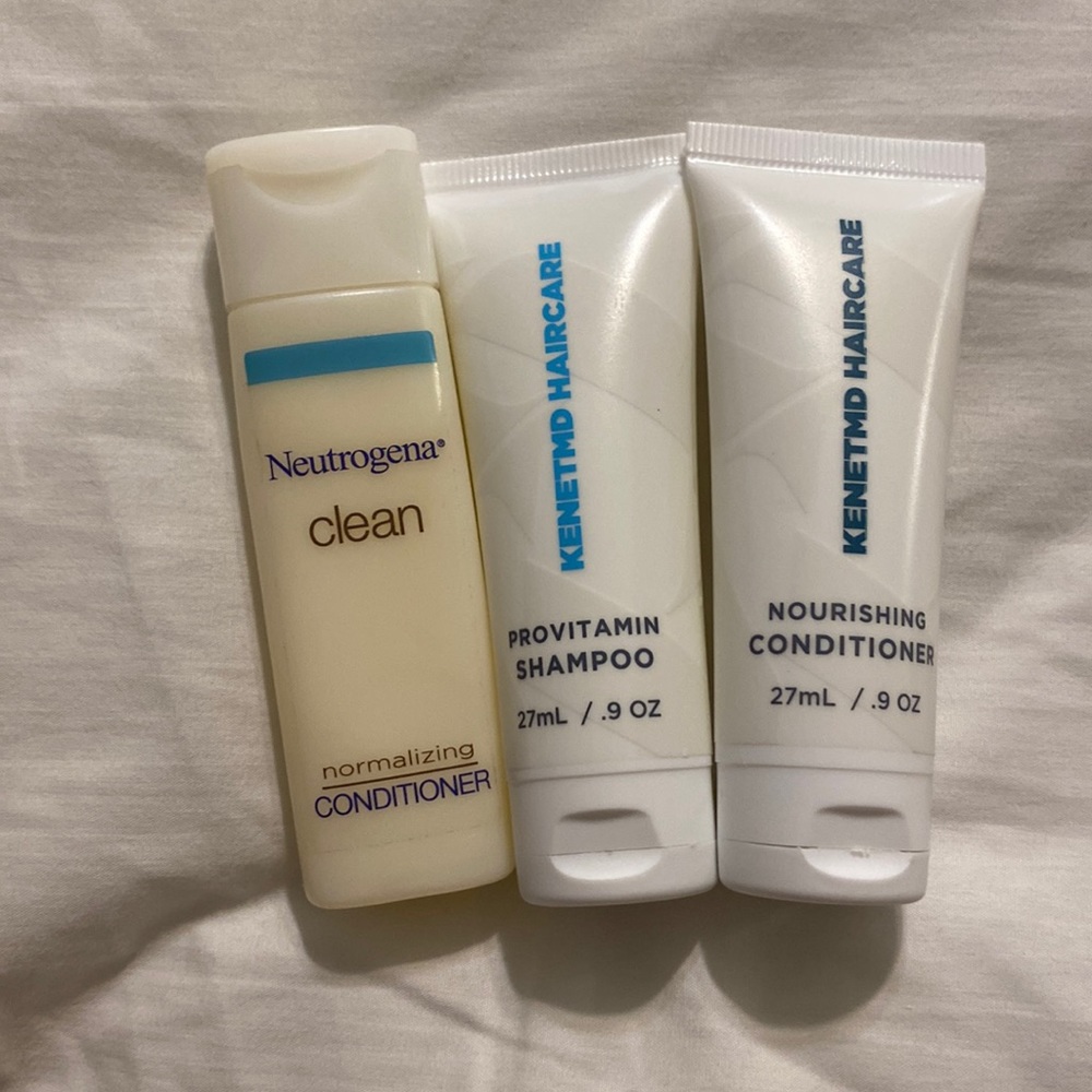 Travel size shampoo and Conditioner free with purchase